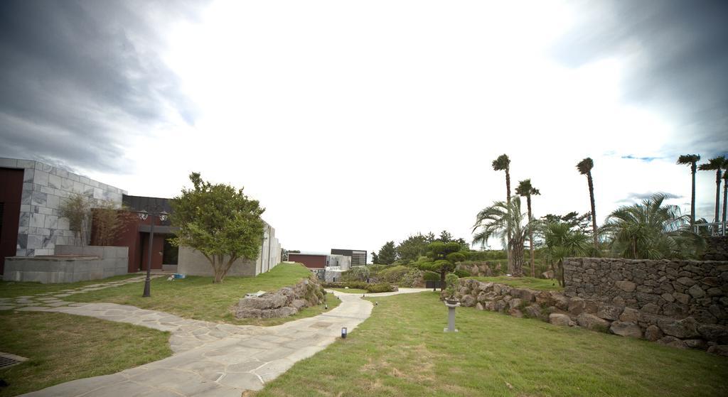Stanford Hotel And Resort Jeju Exterior foto